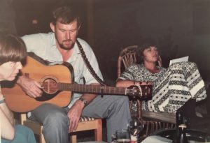 Peter omgivet af Birgit og Carol